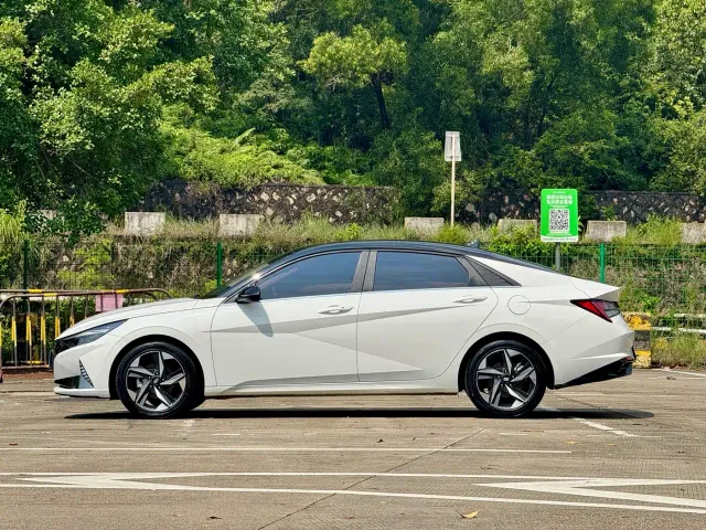 Hyundai Elantra — Фото автомобиля 4