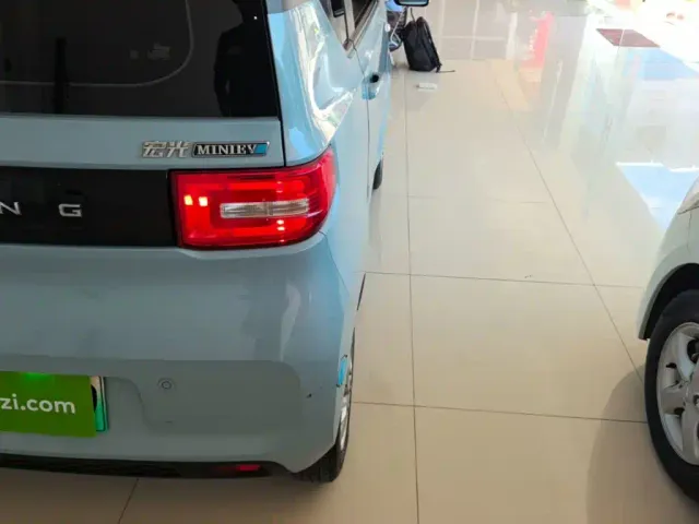 Wuling Hongguang Mini EV — Фото автомобиля 7