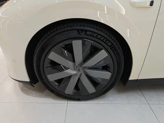 Li Auto i6 — Фото автомобиля 22