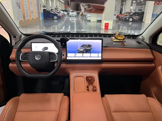 Leapmotor C10 — Фото автомобиля 6
