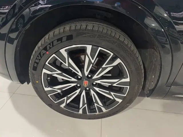 Hongqi HS5 — Фото автомобиля 22