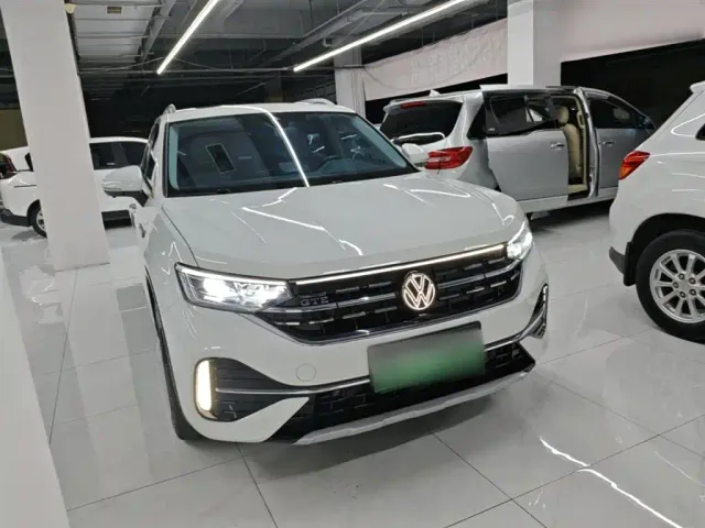 Volkswagen Tayron GTE Plug-in Hybrid — Фото автомобиля 3