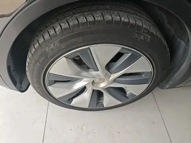 Tesla Model Y 2023 Rear-Wheel Drive Edition — Фото автомобиля 22