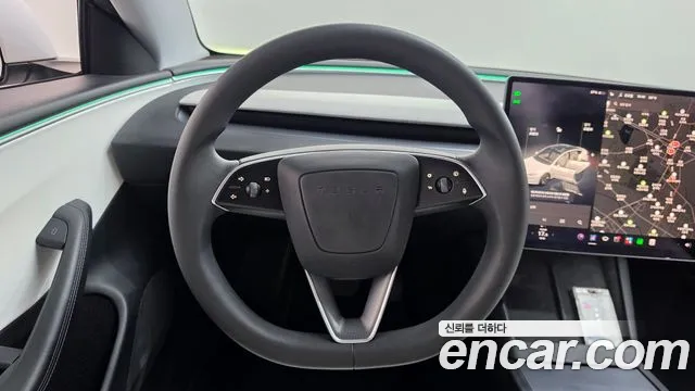 Tesla Model 3 — Фото автомобиля 14