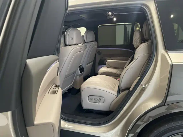 Li Auto Li Xiang L9 2026 Base Model — Фото автомобиля 19