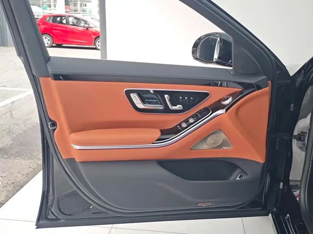 Mercedes-Benz S-Class — Фото автомобиля 10