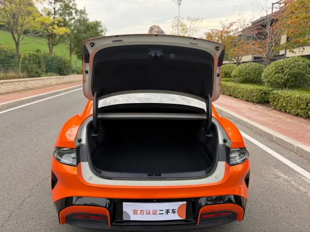 Xiaomi SU7 — Фото автомобиля 8