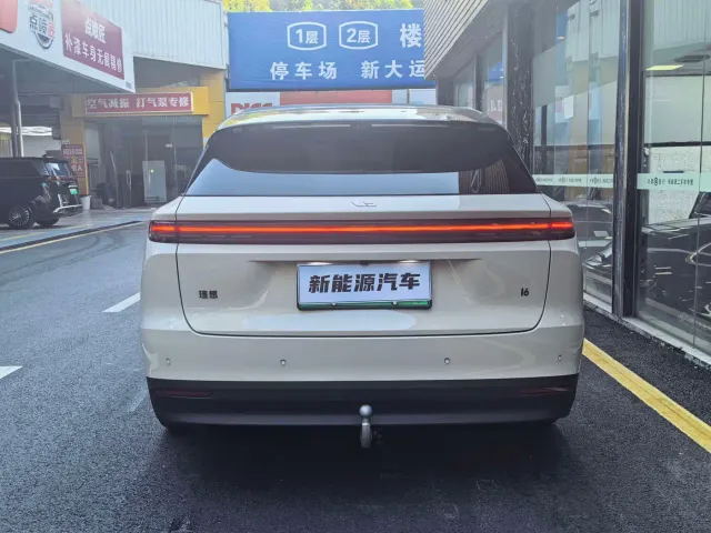 Li Auto i6 — Фото автомобиля 10
