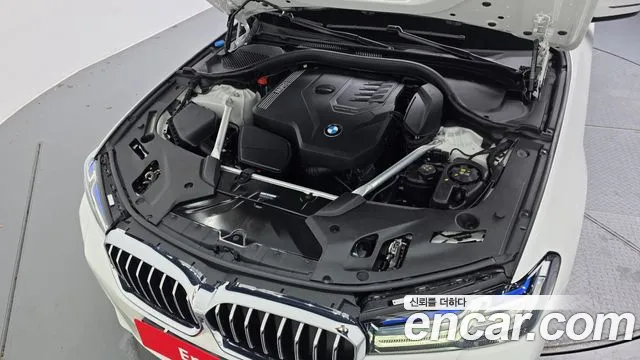 BMW 5 Series G30 — Фото автомобиля 9