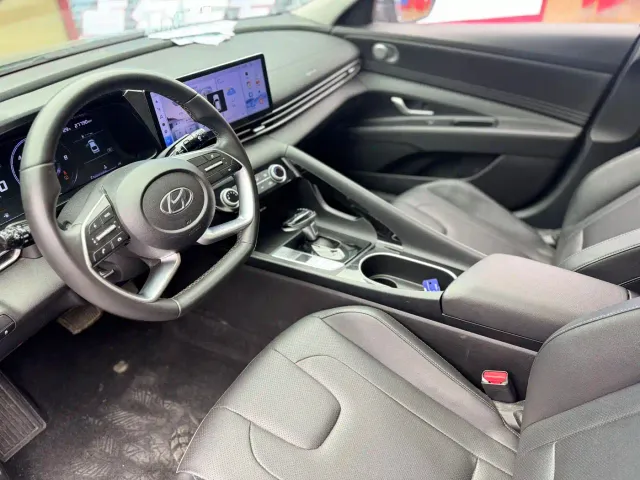 Hyundai Elantra — Фото автомобиля 10