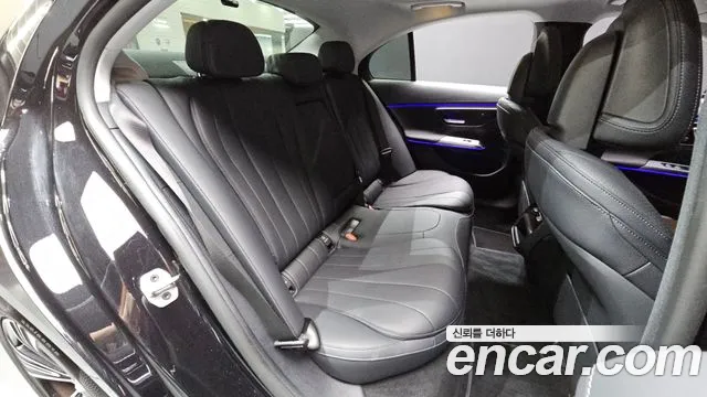 Mercedes-Benz E-Class — Фото автомобиля 29