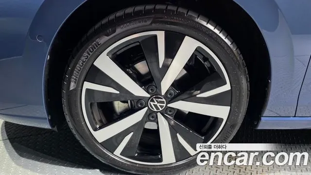 Volkswagen Golf Golf 8 поколение 2.0 TDI Prestige — Фото автомобиля 4