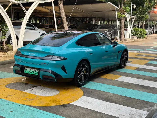 Xiaomi SU7 — Фото автомобиля 12