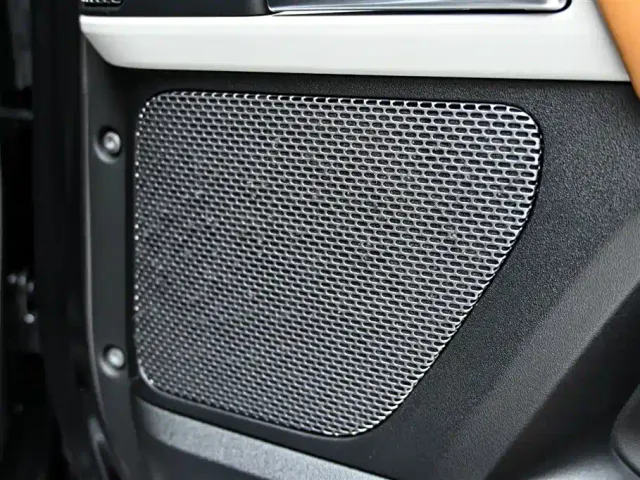 Land Rover Defender — Фото автомобиля 27