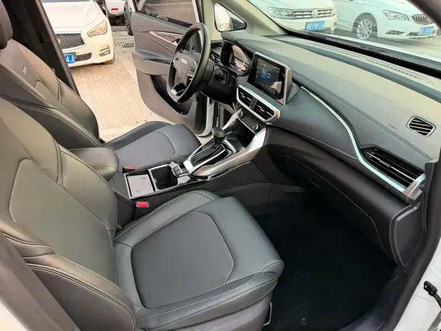Maxus G50 — Фото автомобиля 4