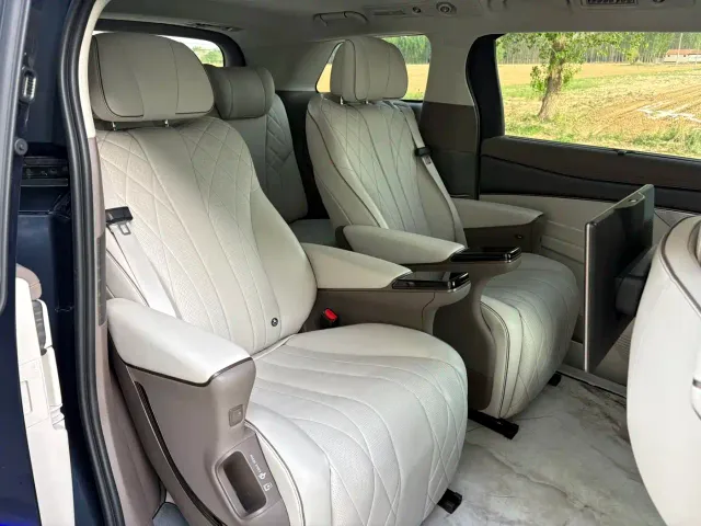Denza Denza D9 2022 DM-i 970 AWD Flagship — Фото автомобиля 13
