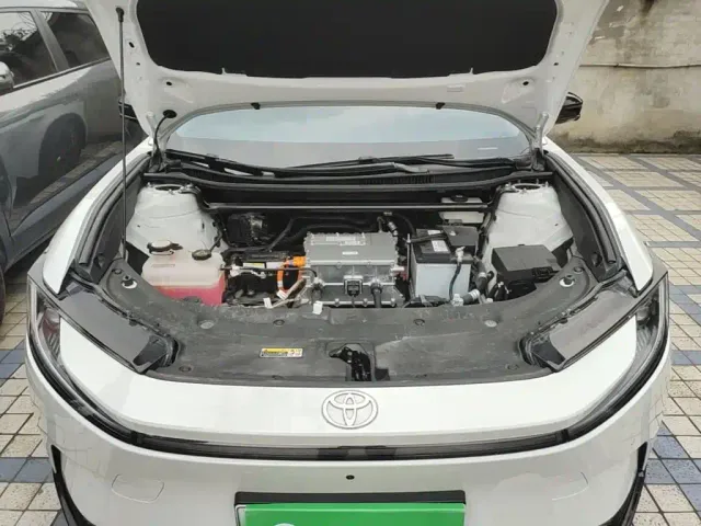 Toyota bZ5 — Фото автомобиля 19