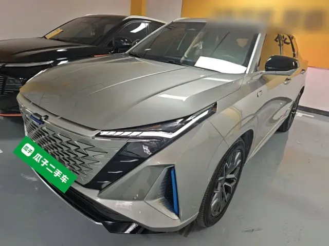 Фотография автомобиля — Changan Oshan Z6 EV