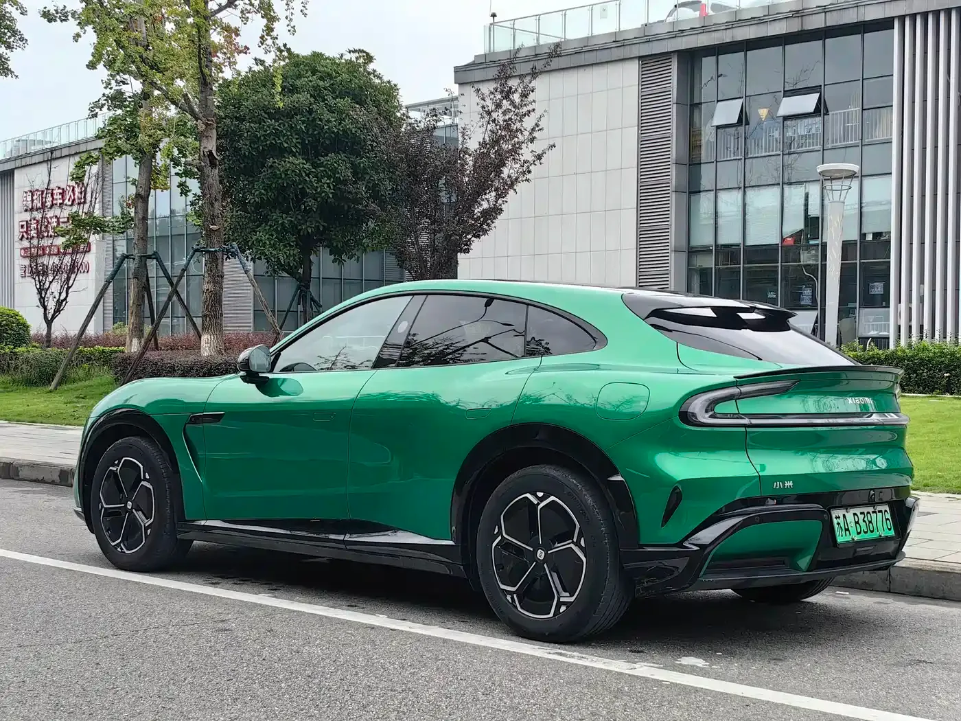 Xiaomi Auto Xiaomi YU7 2025 Extended Range AWD Pro — Фото автомобиля 14