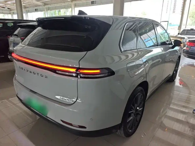 Leapmotor Leapmotor C10 2024 210 Smart Edition — Фото автомобиля 6
