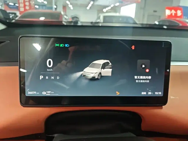 Leapmotor C10 — Фото автомобиля 7