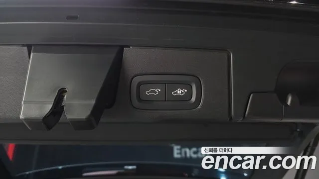 Volvo XC60 Generation 2 — Фото автомобиля 26