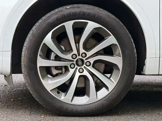 Land Rover Discovery Sport — Фото автомобиля 9