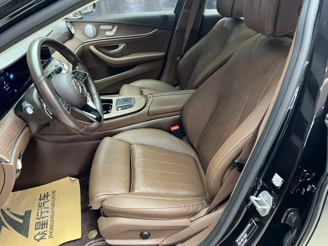 Mercedes-Benz E-Class — Фото автомобиля 8