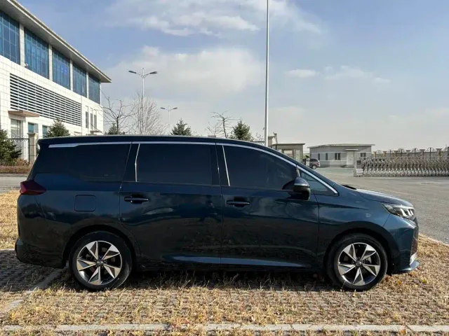 GAC Trumpchi M6 — Фото автомобиля 7