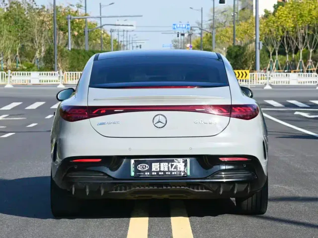 Mercedes-Benz EQE — Фото автомобиля 16