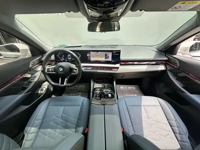 BMW 5 Series — Фото автомобиля 6