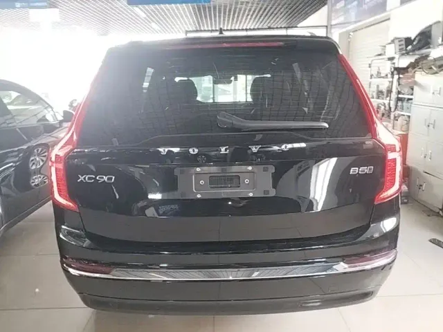 Volvo XC90 — Фото автомобиля 5