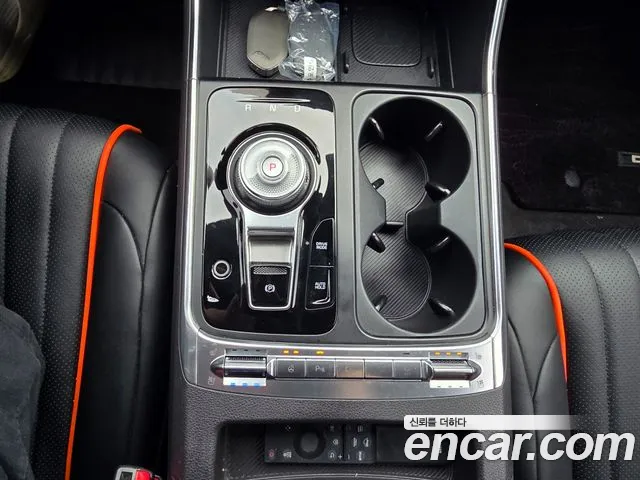 Kia Carnival Generation 4 — Фото автомобиля 10