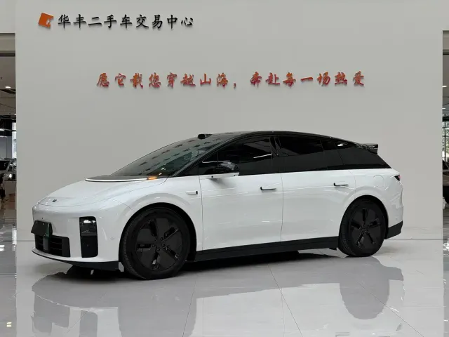 Фотография автомобиля — Li Auto i6