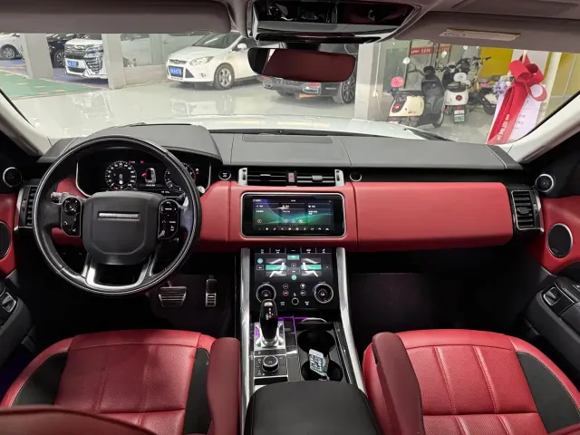 Land Rover Range Rover Sport — Фото автомобиля 5