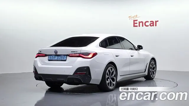 BMW i4 — Фото автомобиля 2