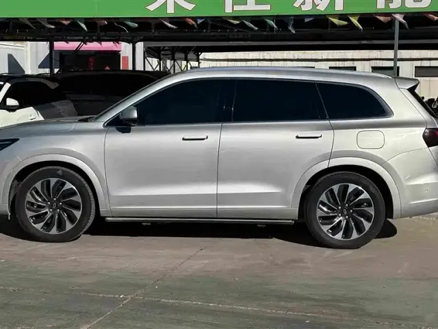 Aito M7 — Фото автомобиля 3
