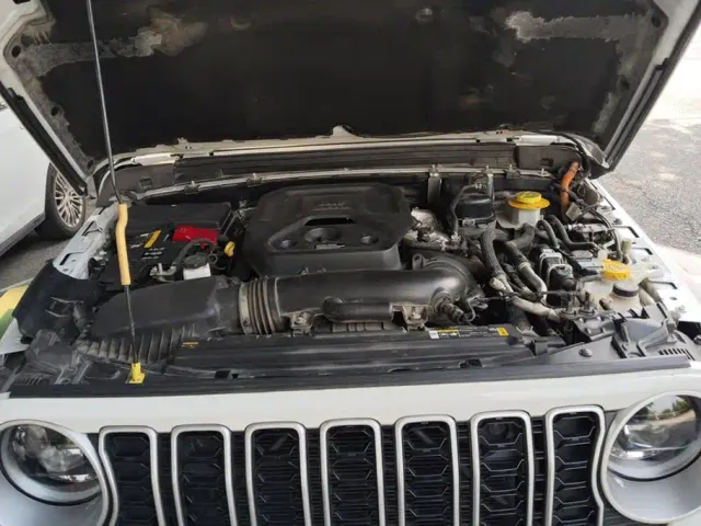 Jeep Wrangler 4xe — Фото автомобиля 10