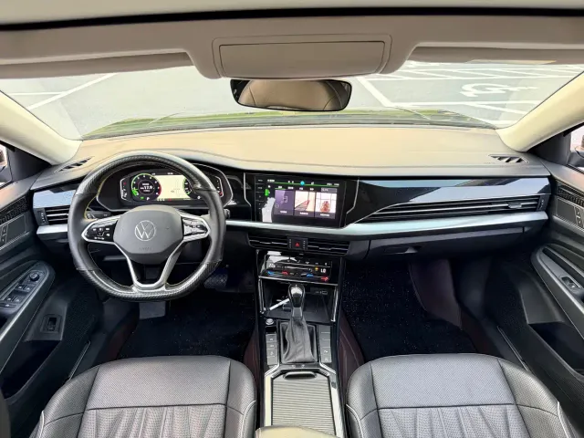 Volkswagen Passat — Фото автомобиля 9