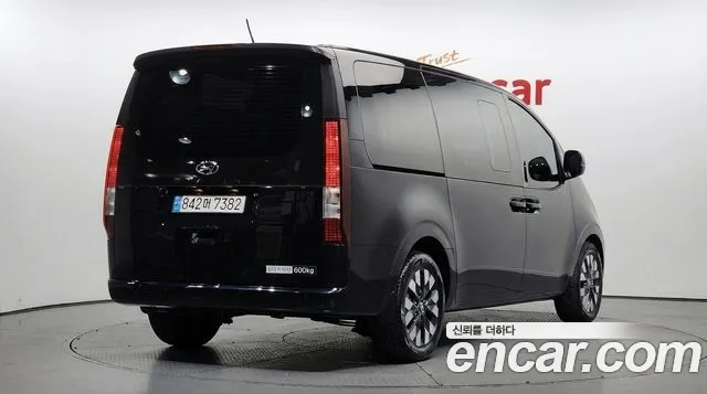 Hyundai Staria — Фото автомобиля 2