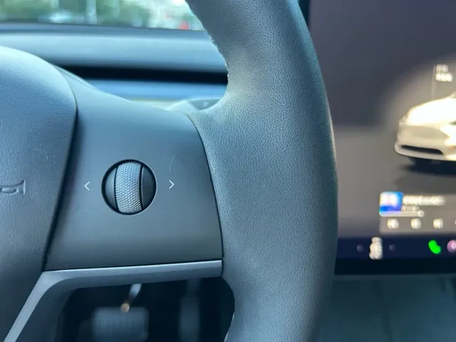 Tesla Model Y — Фото автомобиля 8