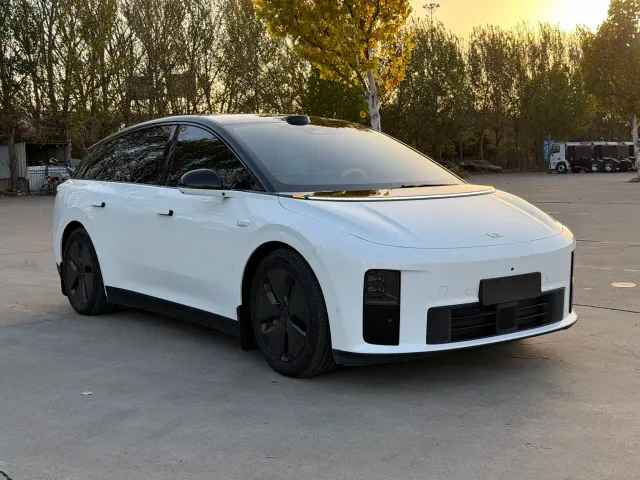 Li Auto i6 — Фото автомобиля 3