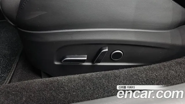 Tesla Model 3 — Фото автомобиля 27