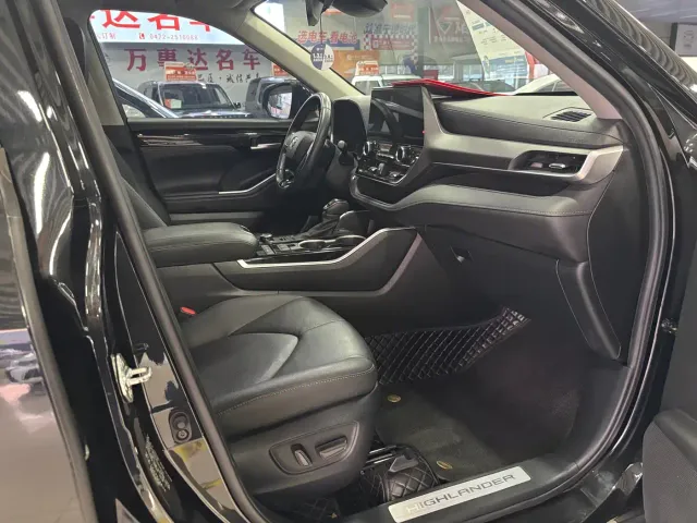 Toyota Highlander — Фото автомобиля 5