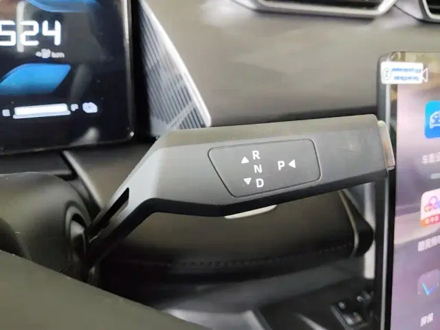 Dongfeng SKY EV01 — Фото автомобиля 13