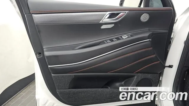 Genesis GV80 — Фото автомобиля 21