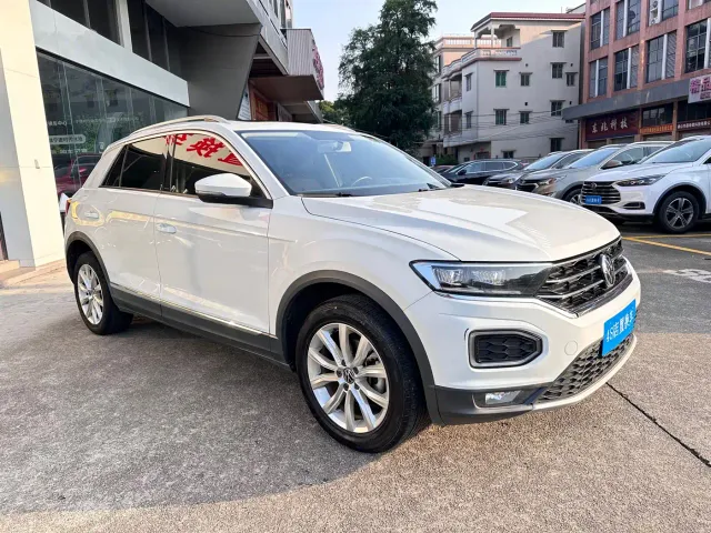 Volkswagen T-Roc — Фото автомобиля 3