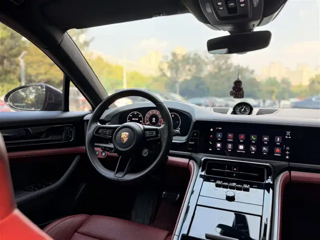 Porsche Panamera — Фото автомобиля 10