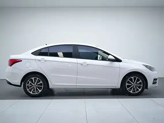 Chery Arrizo 5 — Фото автомобиля 8