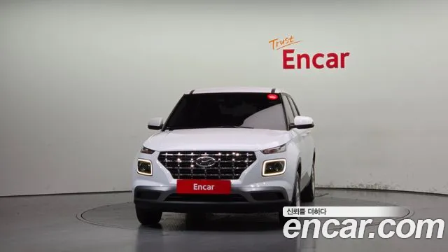 Hyundai Venue — Фото автомобиля 3